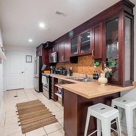 Basement Suite With Private Patio In Davenport Toronto Ngoại thất bức ảnh