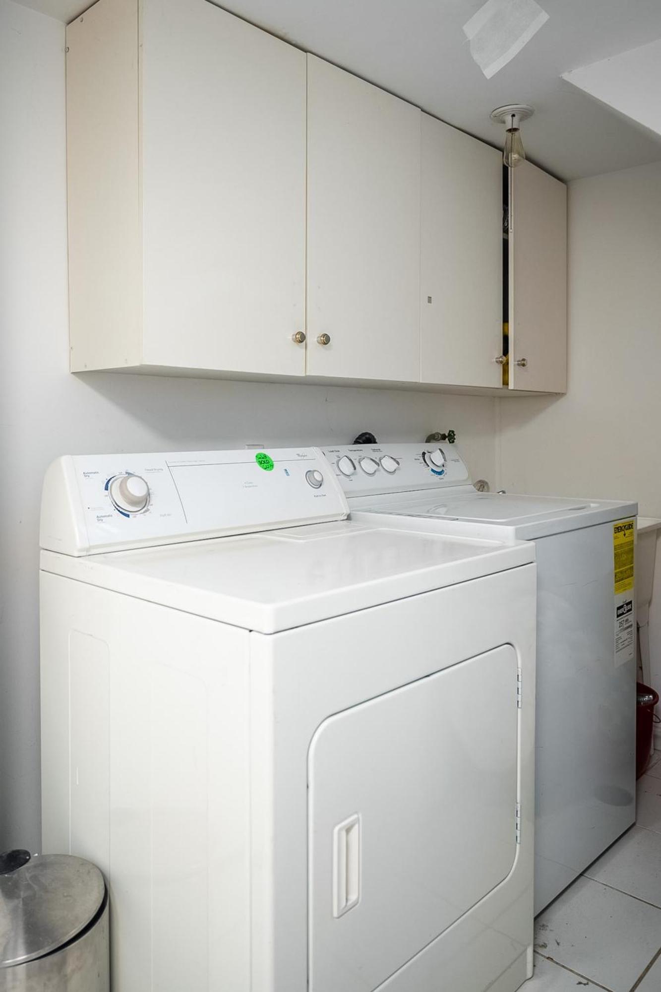 Basement Suite With Private Patio In Davenport Toronto Ngoại thất bức ảnh